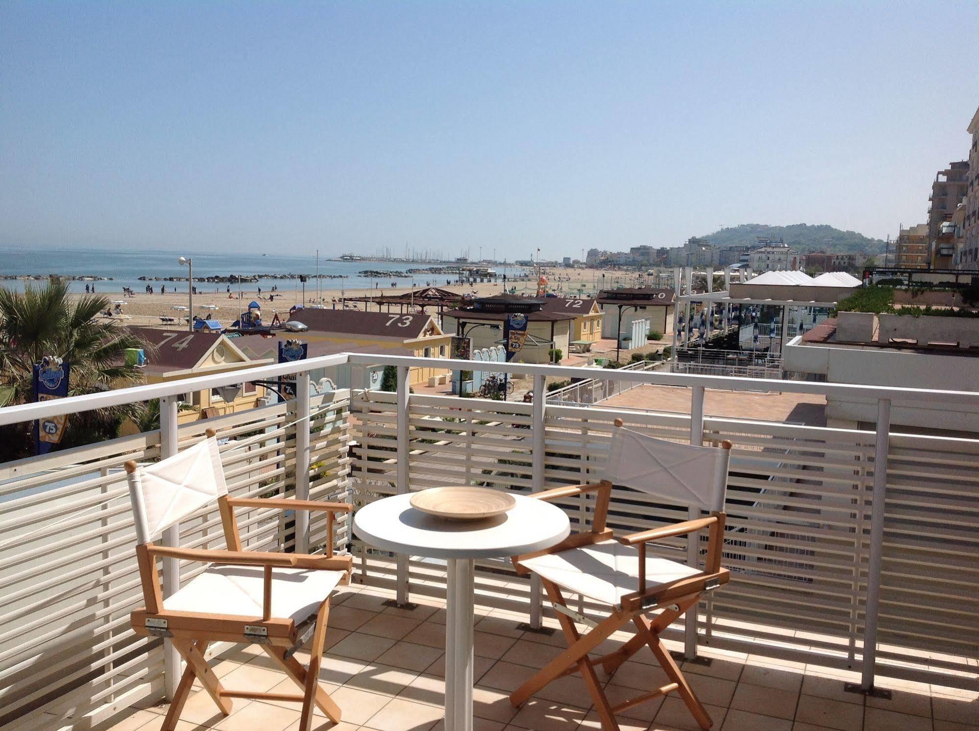 Hotel Bristol Cattolica Exteriér fotografie